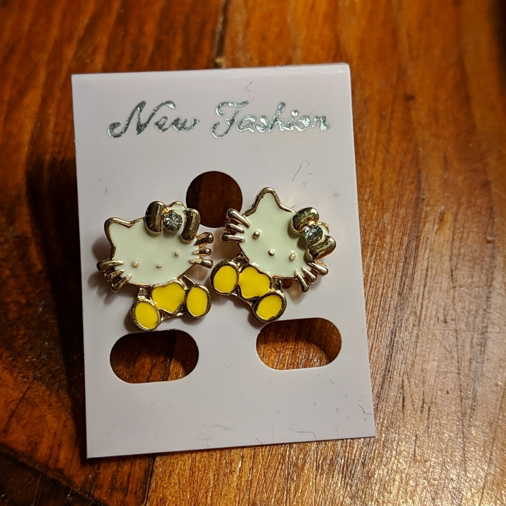 Hello Kitty earrings